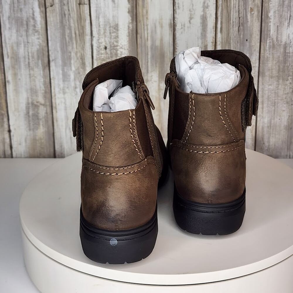 NEW - Clarks Women's Carleigh Style Mushroom Nubuck Ankle Boots - Size 7 M - Picture 4 of 9